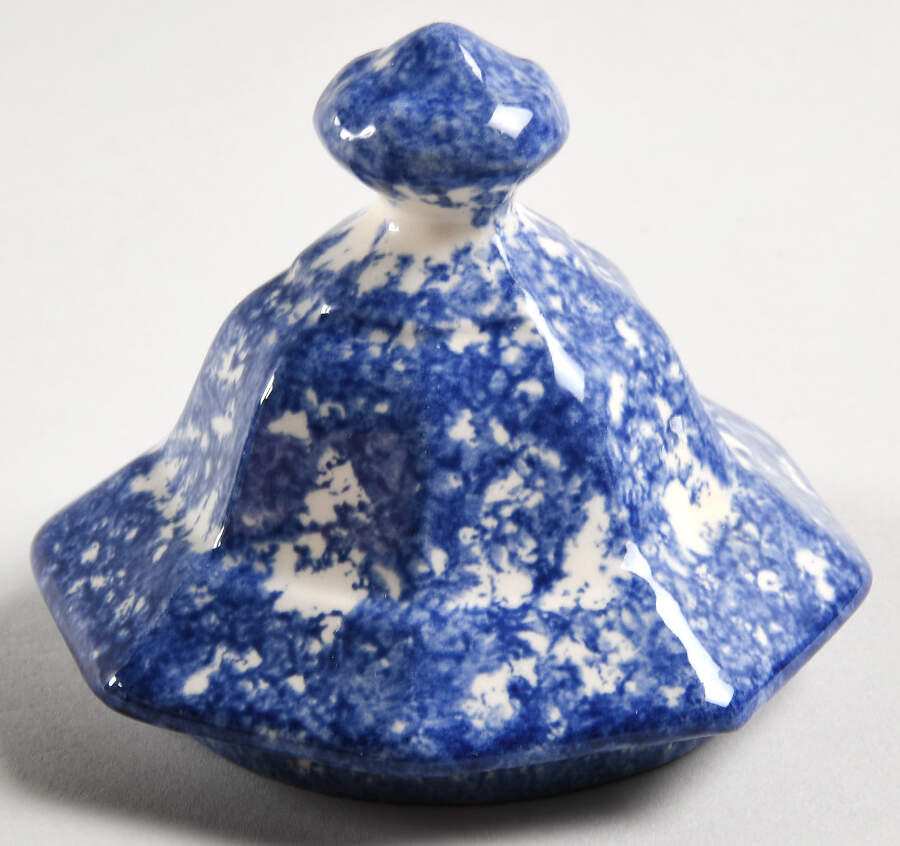 Molly's Cows Blue Lid for Tea/Coffee Pot by Molly Dallas-1
