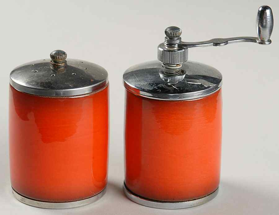 Red Rooster Red Salt Mill & Pepper Mill Set by Metlox - Poppytrail - Vernon-1