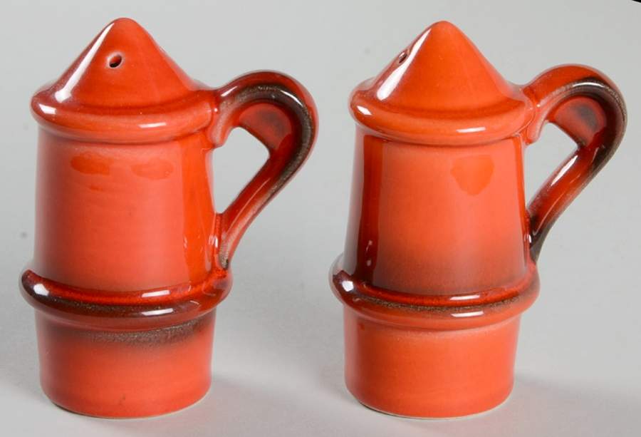 Red Rooster Red Condiment Set, Salt & Pepper Set by Metlox - Poppytrail - Vernon-1