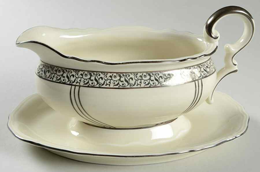 MIT46 Platinum Gravy Boat with Attached Underplate by Mitterteich-1