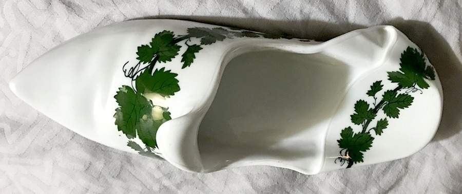 Full Green Vine (Smooth, No Trim-Band) Slipper (1) by Meissen (Germany)-1