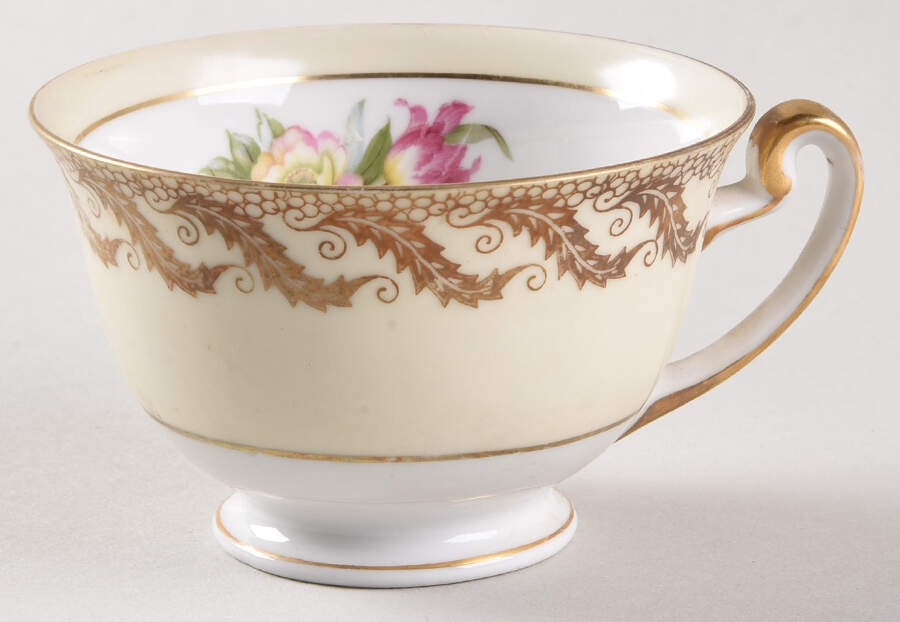 Gramercy Footed Cup by Meito-1