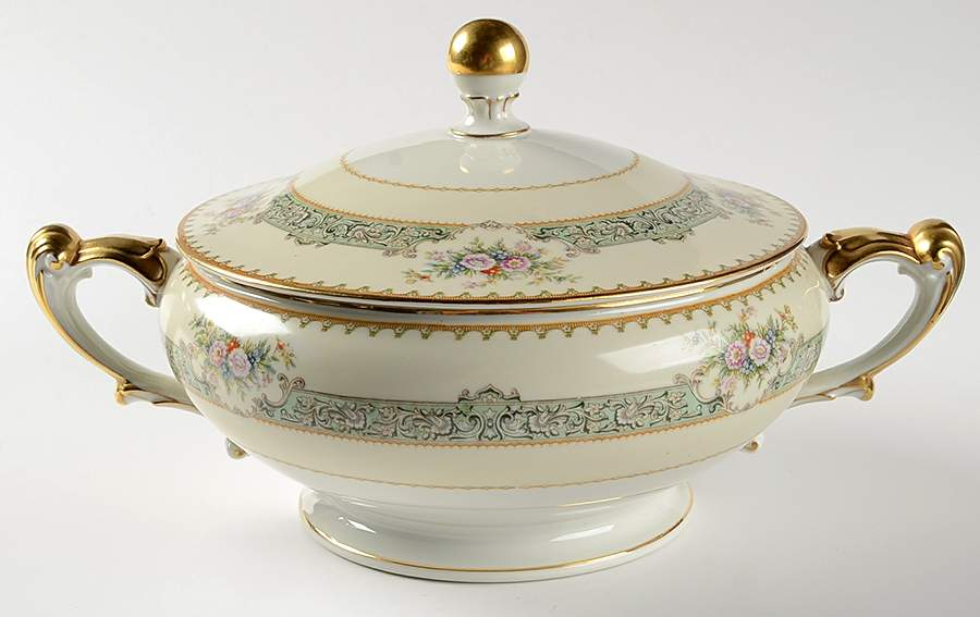 Dexter (Empire Shape) Round Covered Vegetable by Meito-1