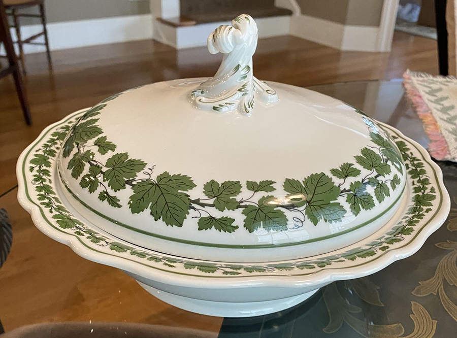 Full Green Vine (Scalloped, No Trim) Round Covered Vegetable by Meissen (Germany)-1