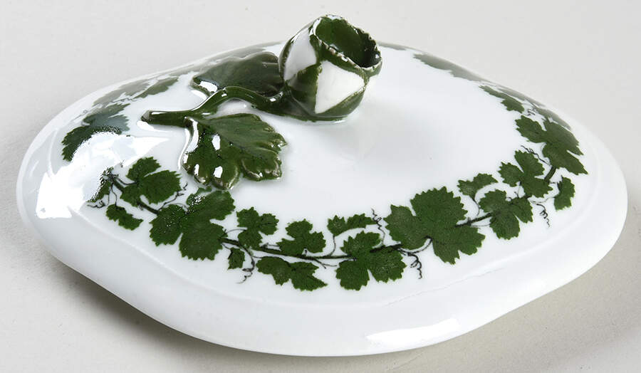 Full Green Vine (Scalloped, No Trim) Lid for Sugar Bowl by Meissen (Germany)-1