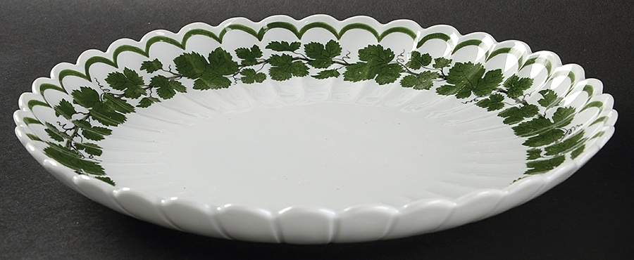 Full Green Vine (Scalloped, No Trim) 10" Deep Round Platter by Meissen (Germany)-1