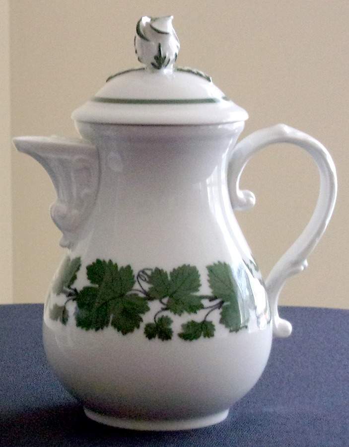 Full Green Vine (Scalloped, No Trim) Small Coffee Pot & Lid by Meissen (Germany)-1