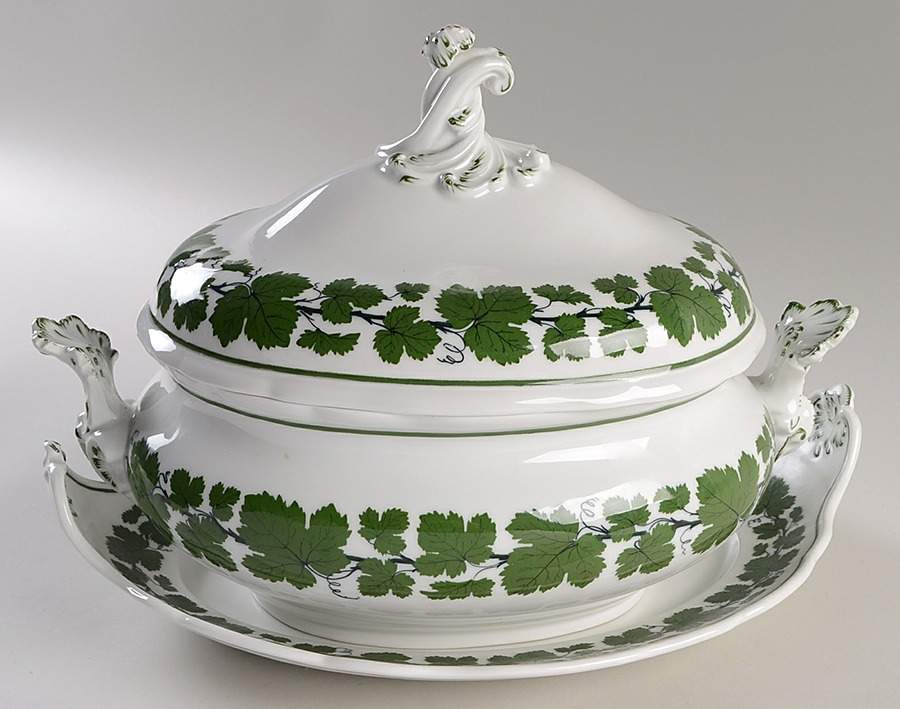 Full Green Vine (Scalloped, No Trim) Oval Tureen & Lid with Underplate by Meissen (Germany)-1