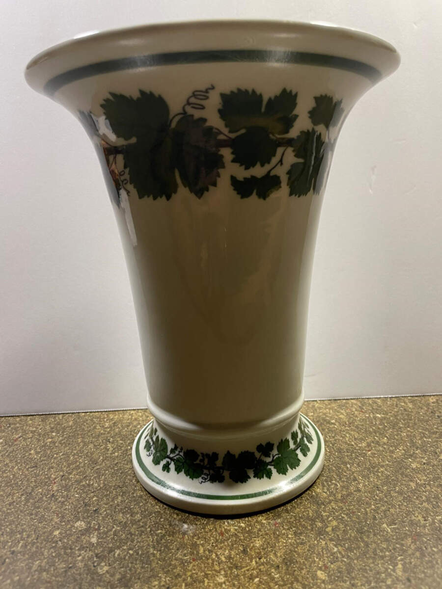 Full Green Vine (Smooth, No Trim) 7" Vase by Meissen (Germany)-1