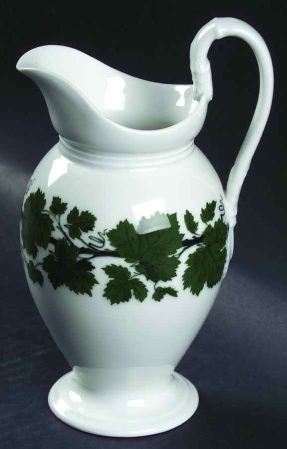 Full Green Vine (Smooth, No Trim) Creamer by Meissen (Germany)-1
