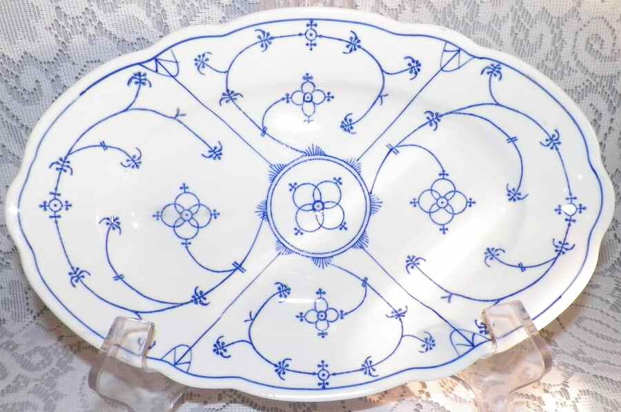 MOS3 11" Oval Serving Platter by Moschendorf-1