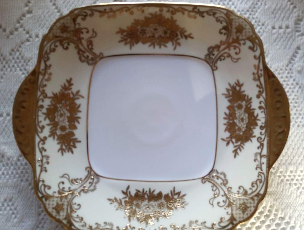 MEI574 Square Handled Cake Plate by Meito-1