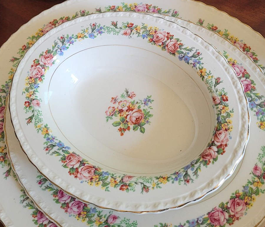 Loretta 9" Oval Vegetable Bowl by Myott Staffordshire-1