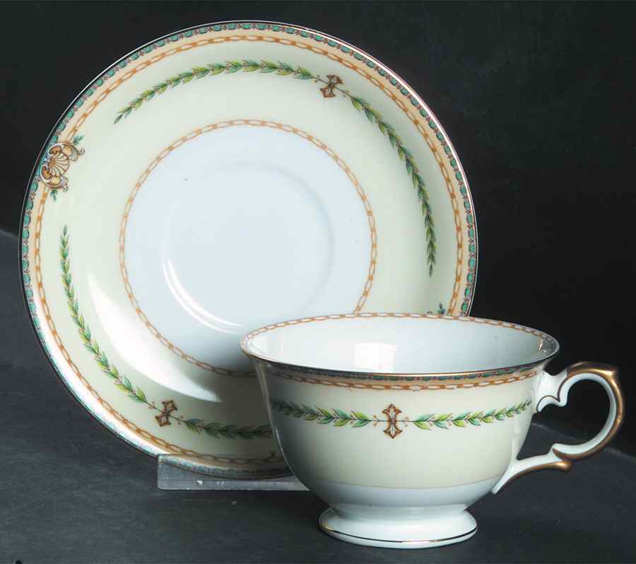 Olympia Footed Cup & Saucer Set by Meito-1