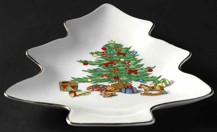 Home For The Holidays (No Gold Band) Tree Shaped Plate by Meiwa-1