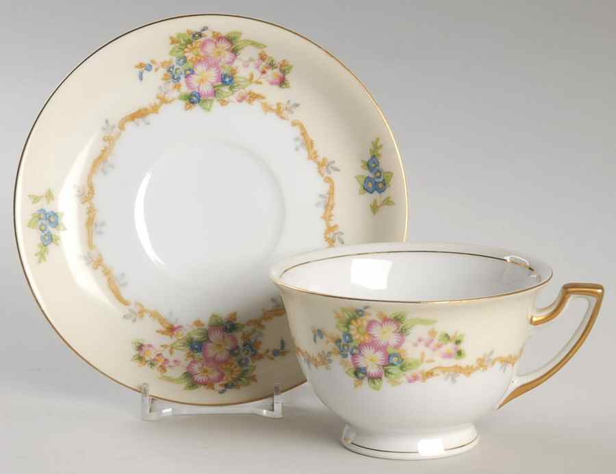 MEI584 Footed Cup & Saucer Set by Meito-1