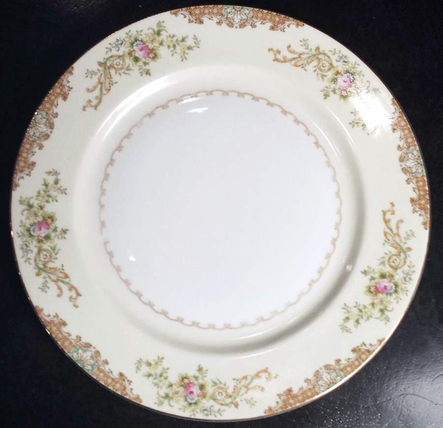 V2502 Dinner Plate by Meito-1