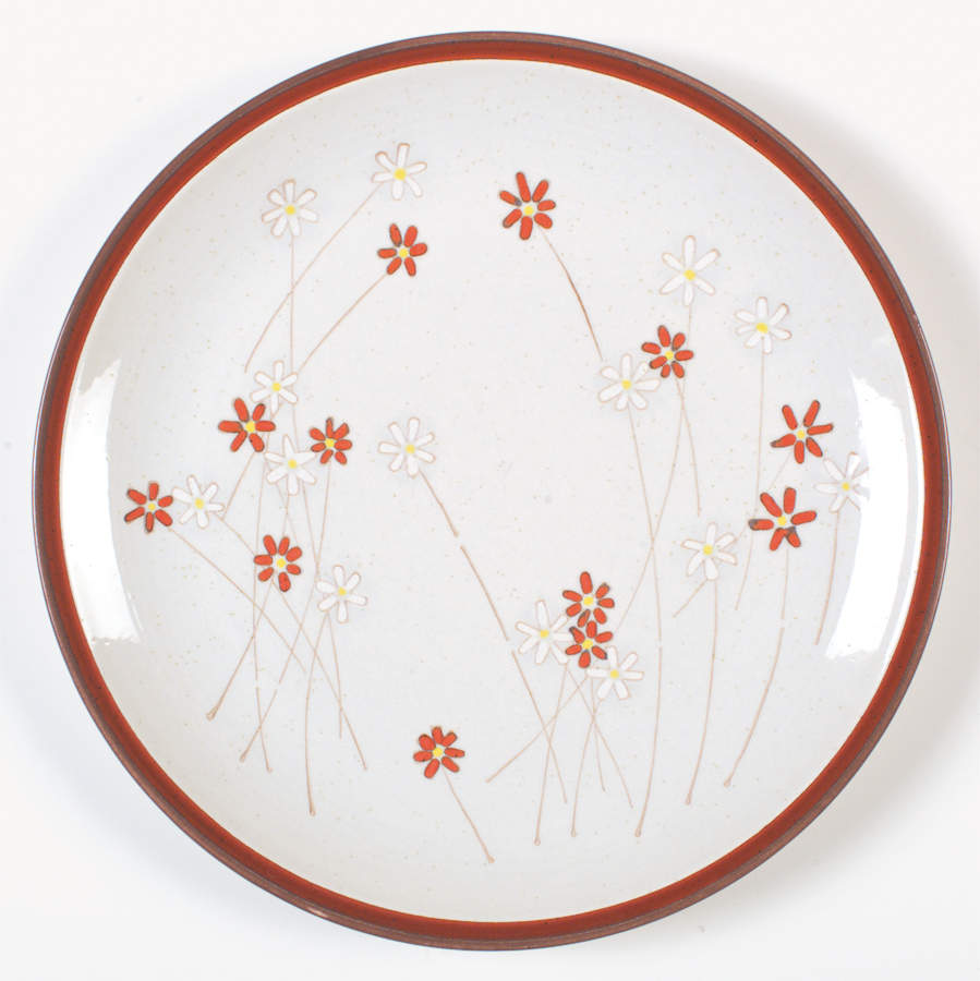 Primary Red Daisies Dinner Plate by Metlox - Poppytrail - Vernon-1