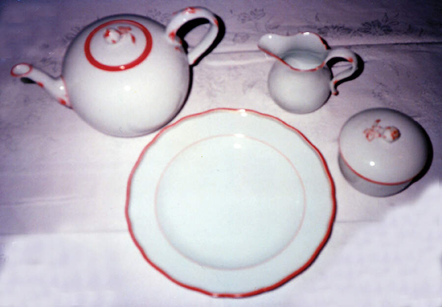 MSS44 Teapot & Lid by Meissen (Germany)-1