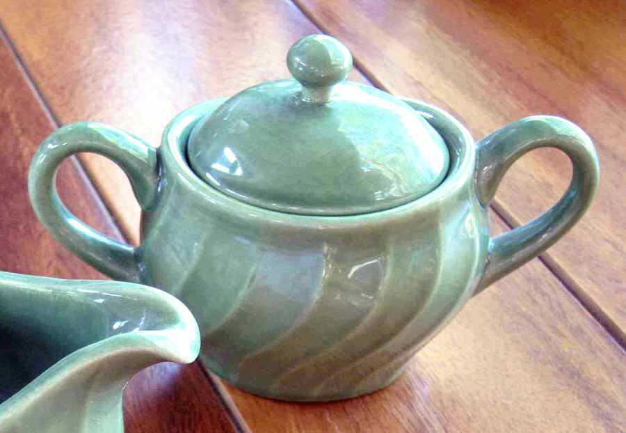 1942 Blue Sugar Bowl & Lid by Metlox - Poppytrail - Vernon-1