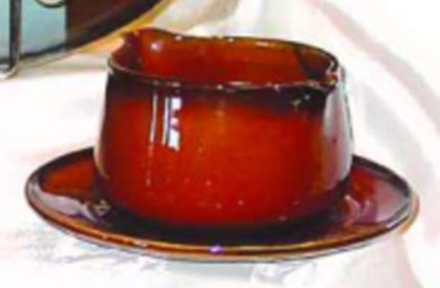 Painted Desert (Coupe) Gravy Boat with Attached Underplate by Metlox - Poppytrail - Vernon-1