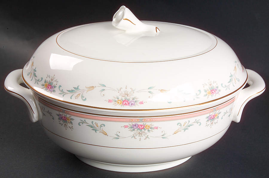 Spring Crest 2 Quart Oval Covered Casserole by Mikasa-1
