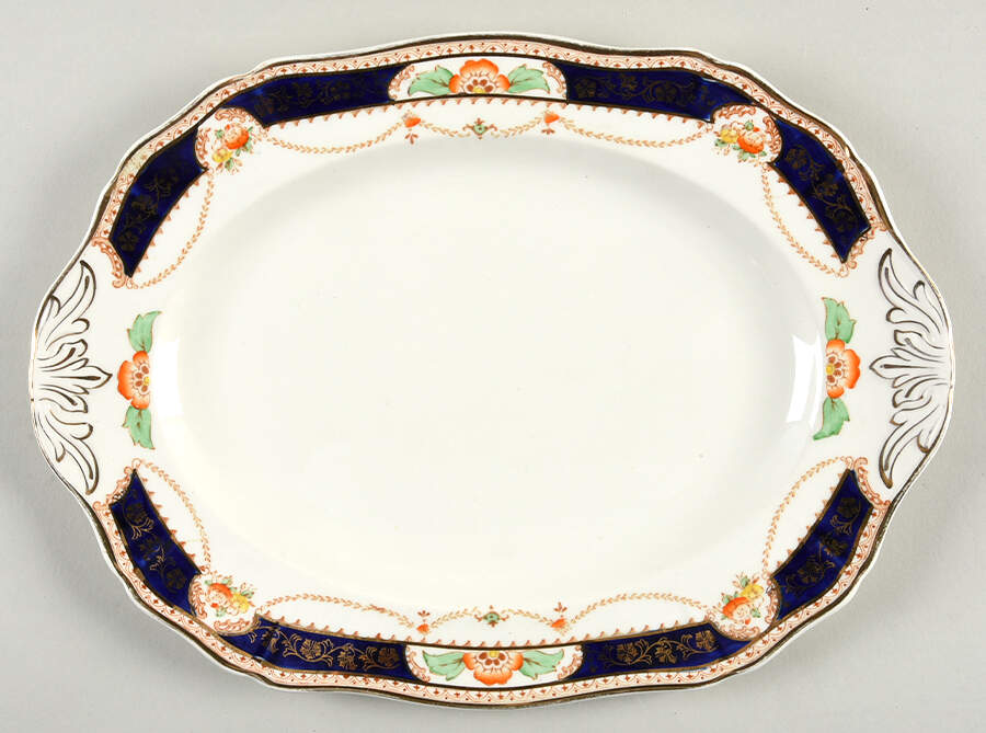 Caledonia (Scalloped) 12" Oval Serving Platter by Alfred Meakin-1