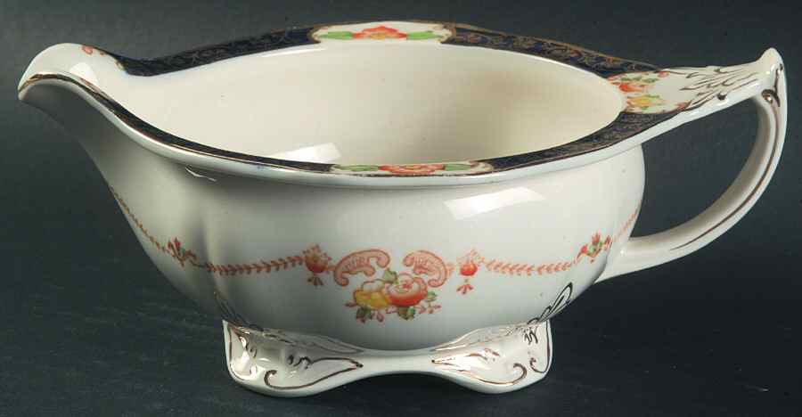 Caledonia (Scalloped) Gravy Boat by Alfred Meakin-1