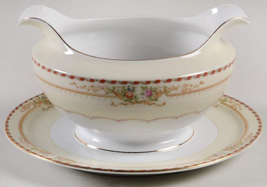 Troy Gravy Boat with Attached Underplate by Meito-1