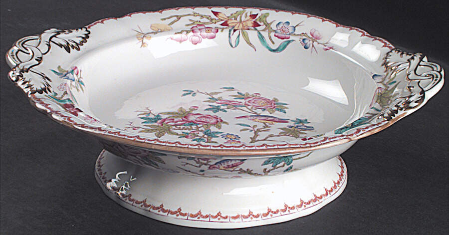 Cuckoo (Scalloped, White, Globe Backstamp) Oval Vegetable No Lid by Minton-1