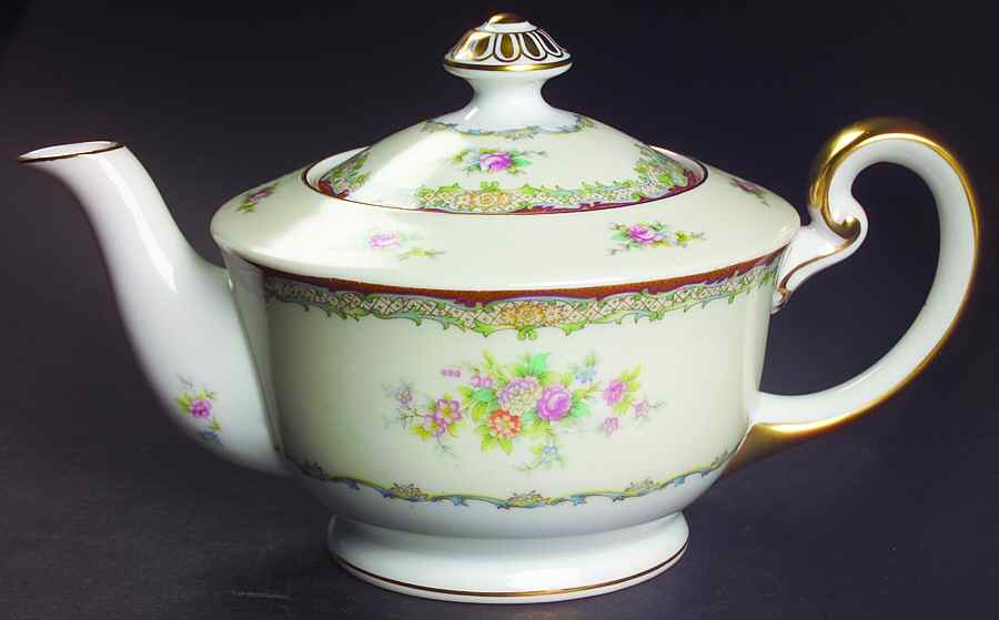Marlborough Teapot & Lid by Meito-1