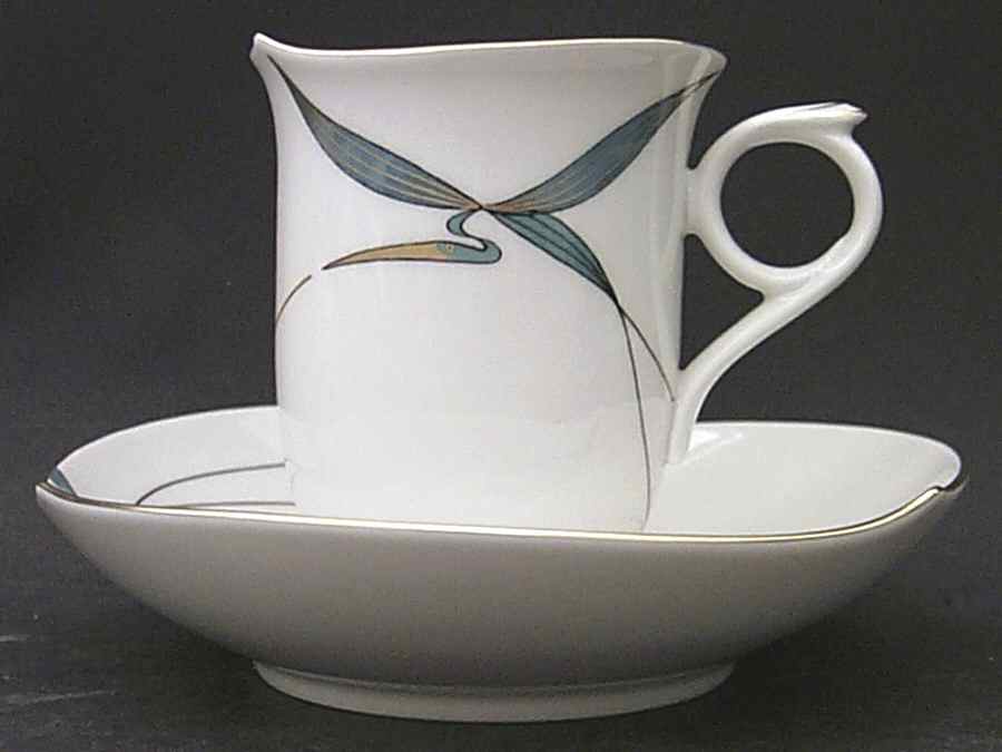 704610 Footed Cup & Saucer Set by Meissen (Germany)-1