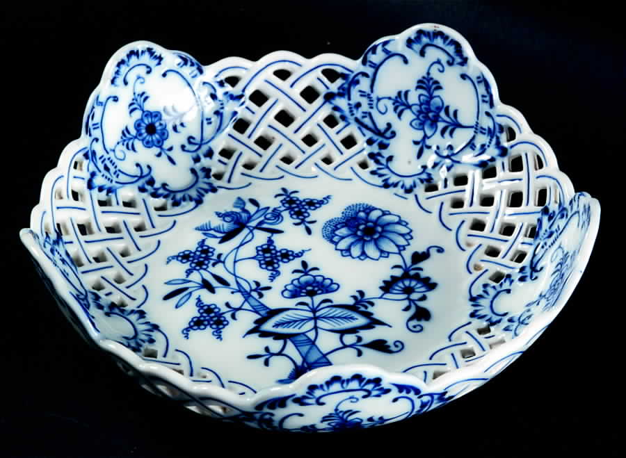 Blue Onion (Pierced, No Trim) 7'' Pierced Round Bowl by Meissen (Germany)-1
