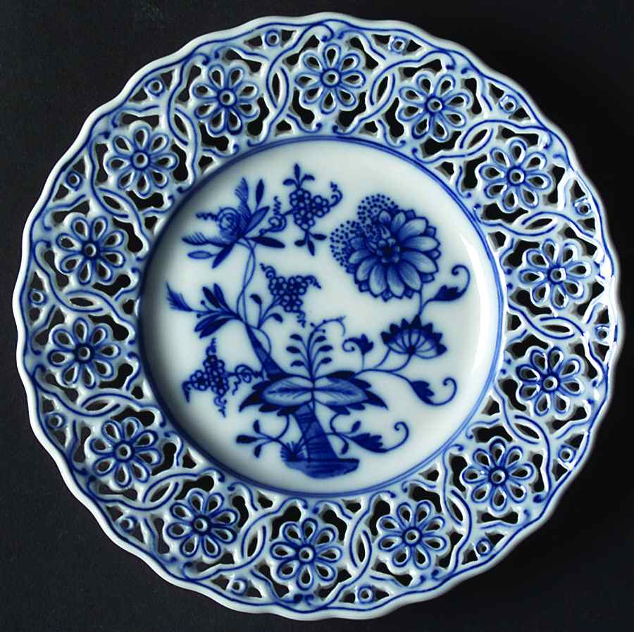 Blue Onion (Pierced, No Trim) Dessert/Pie Plate by Meissen (Germany)-1