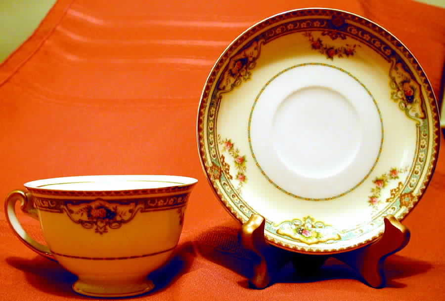 MEI600 Footed Cup & Saucer Set by Meito-1