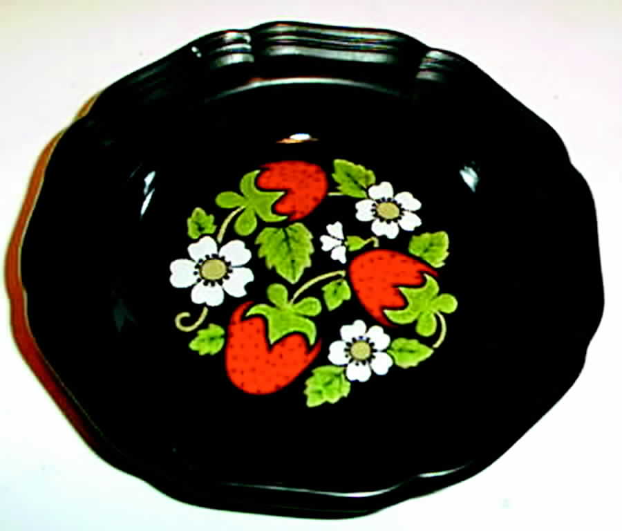 Strawberry Jam Dinner Plate by Mikasa-1