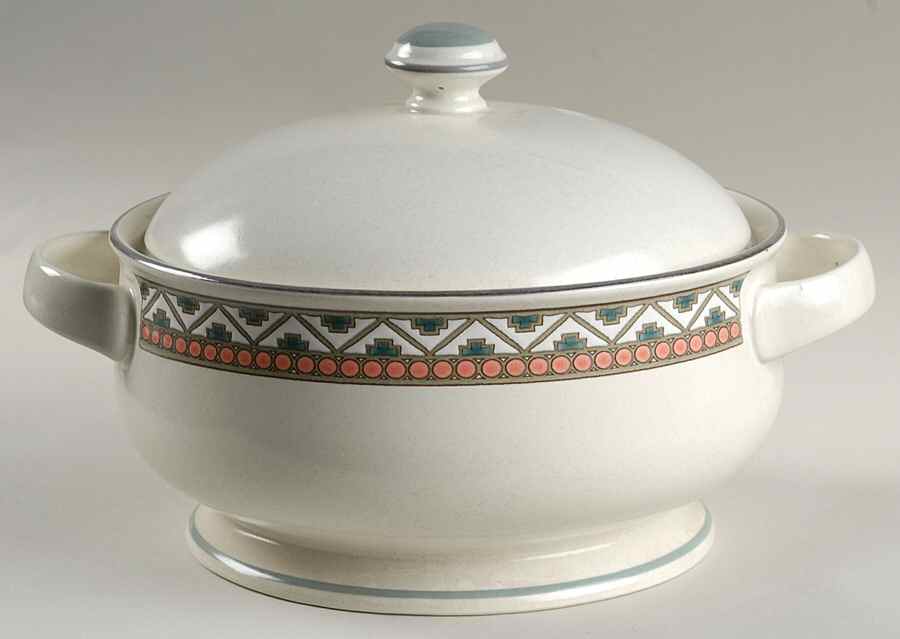 Belize 2 Qt Round Covered Casserole by Mikasa-1
