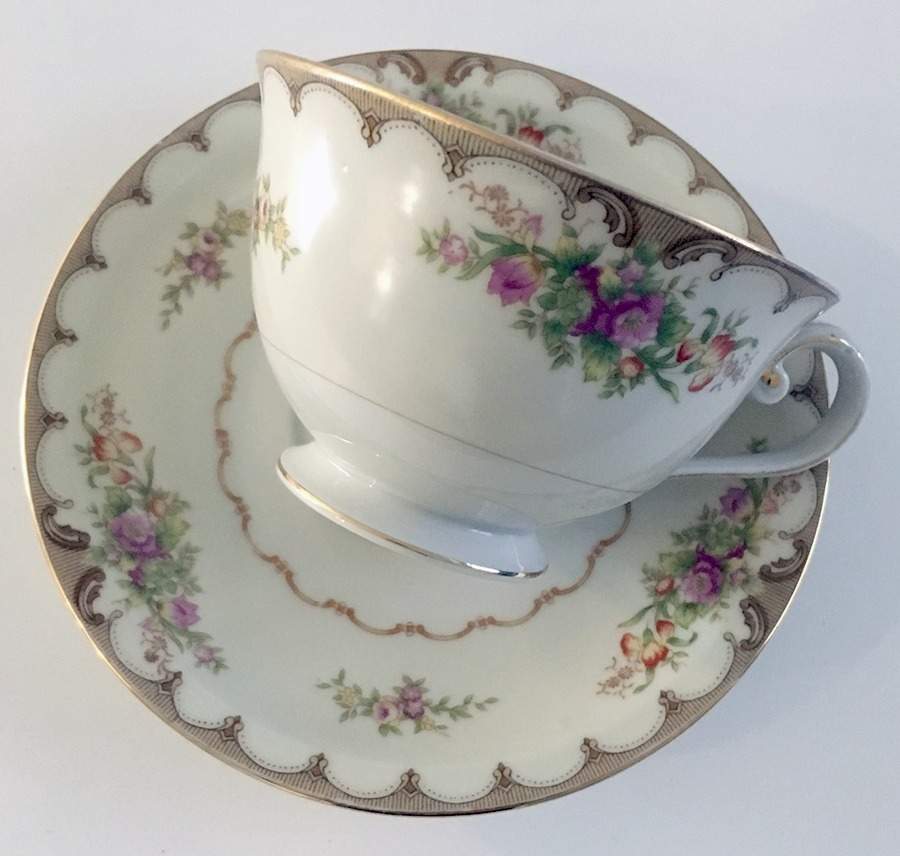 MEI606 Footed Cup & Saucer Set by Meito-1