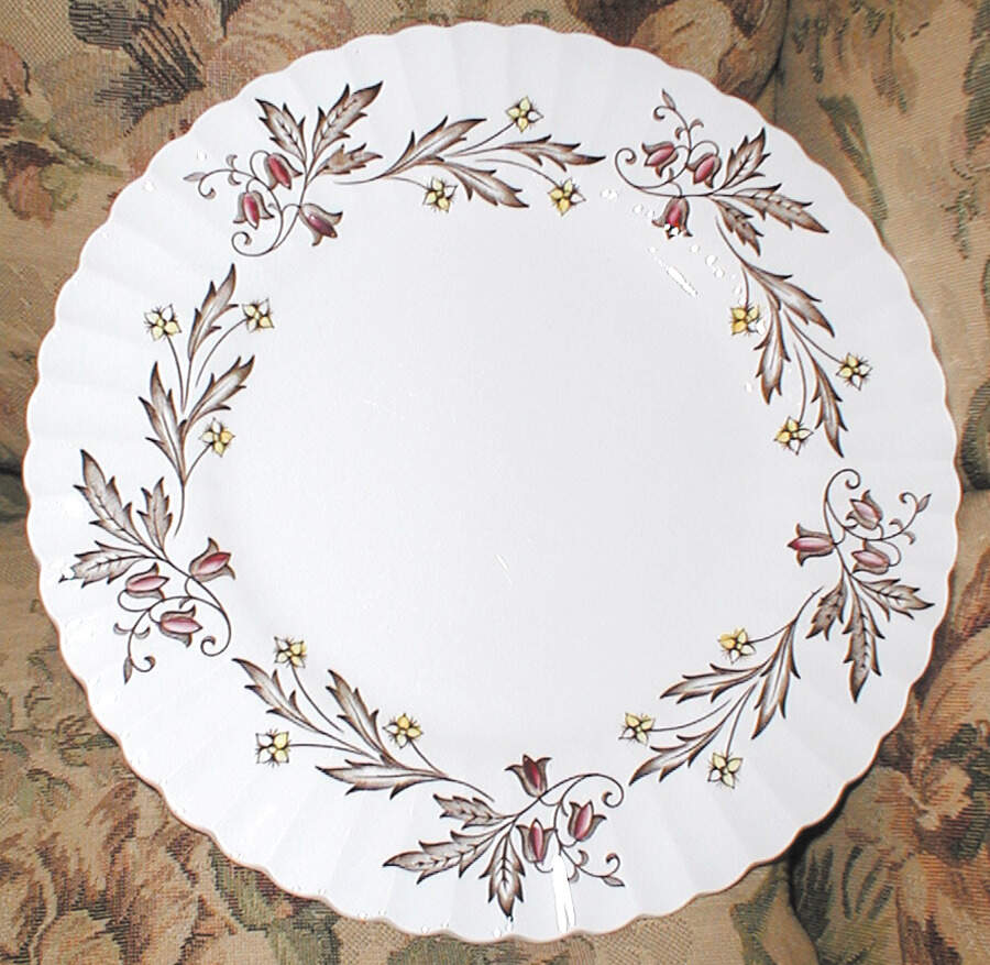 Hampton Court Dinner Plate by J & G Meakin-1