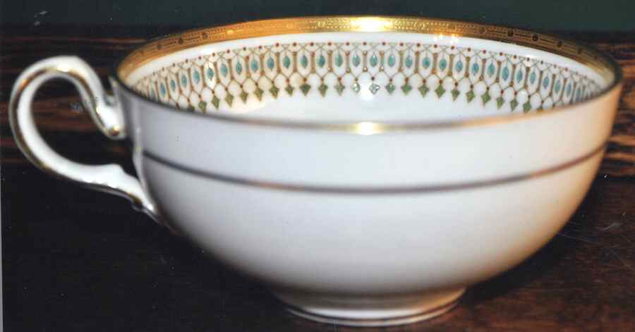 H2566 Footed Cup by Tiffany-1