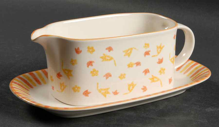 Spring Court Rust Gravy Boat & Underplate by Mikasa-1