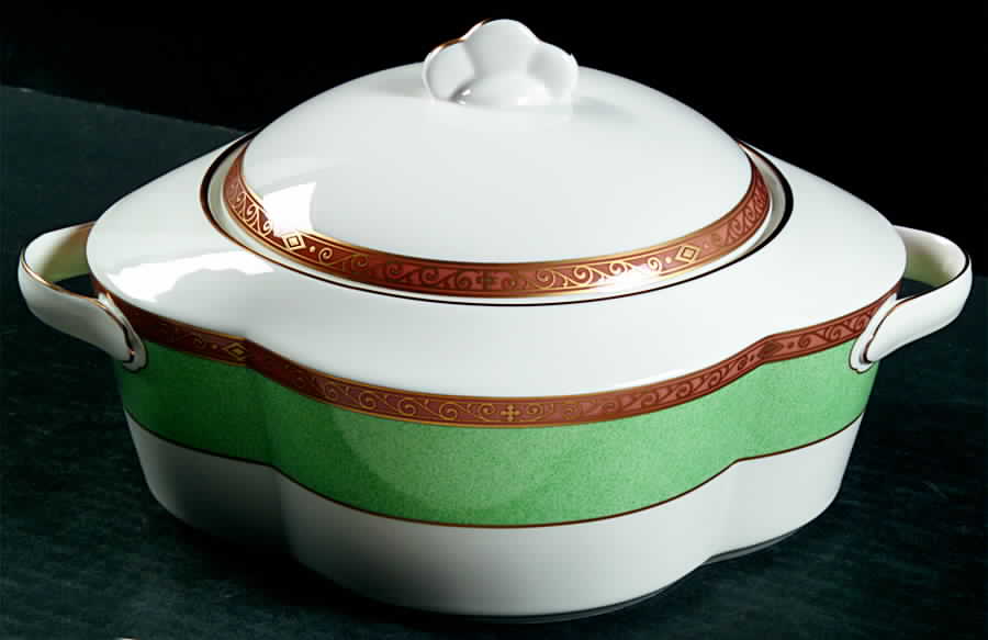 Victorian Jade 2.5 Quart Oval Covered Casserole by Mikasa-1