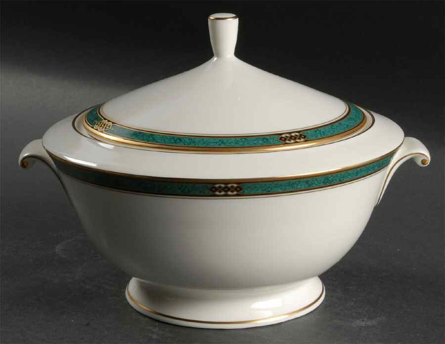 Emerald Bay 2 Qt Round Covered Casserole by Mikasa-1