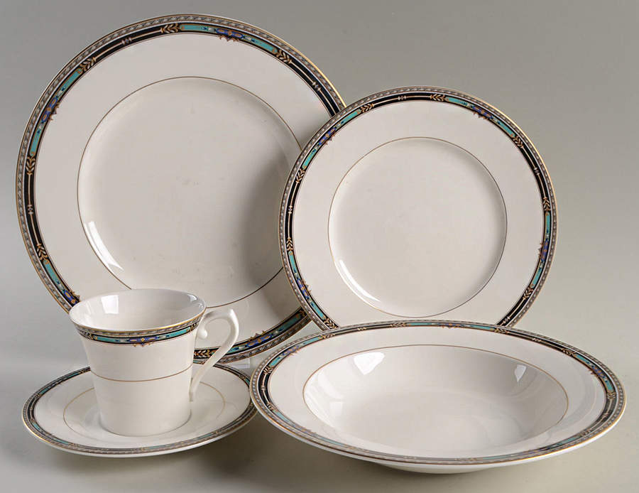 Plaza Court Black 5 Piece Place Setting by Mikasa-1