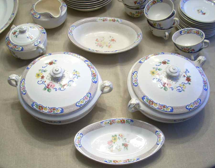 MAD78 Round Covered Vegetable by John Maddock & Sons-1