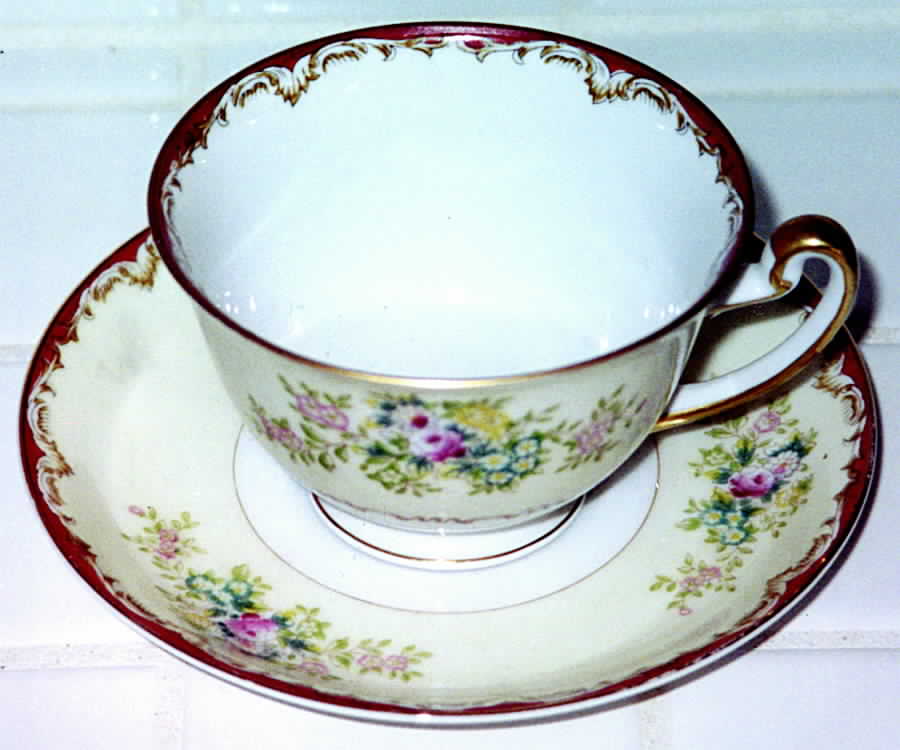 MEI629 Footed Cup & Saucer Set by Meito-1