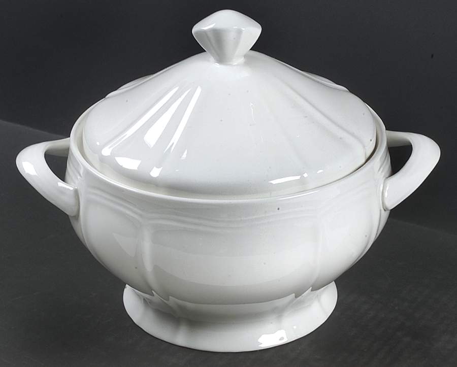 Antique White (Not Bone) 2 Qt Round Covered Casserole by Mikasa-1