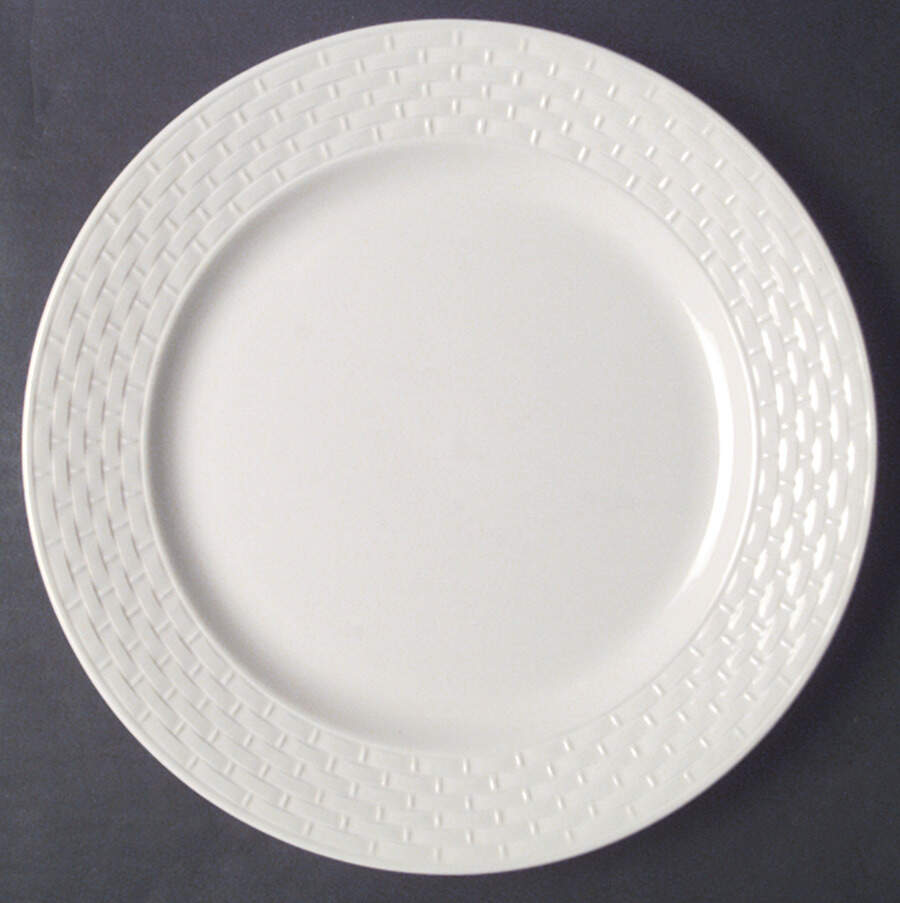 Wicker White Dinner Plate by Metlox - Poppytrail - Vernon-1