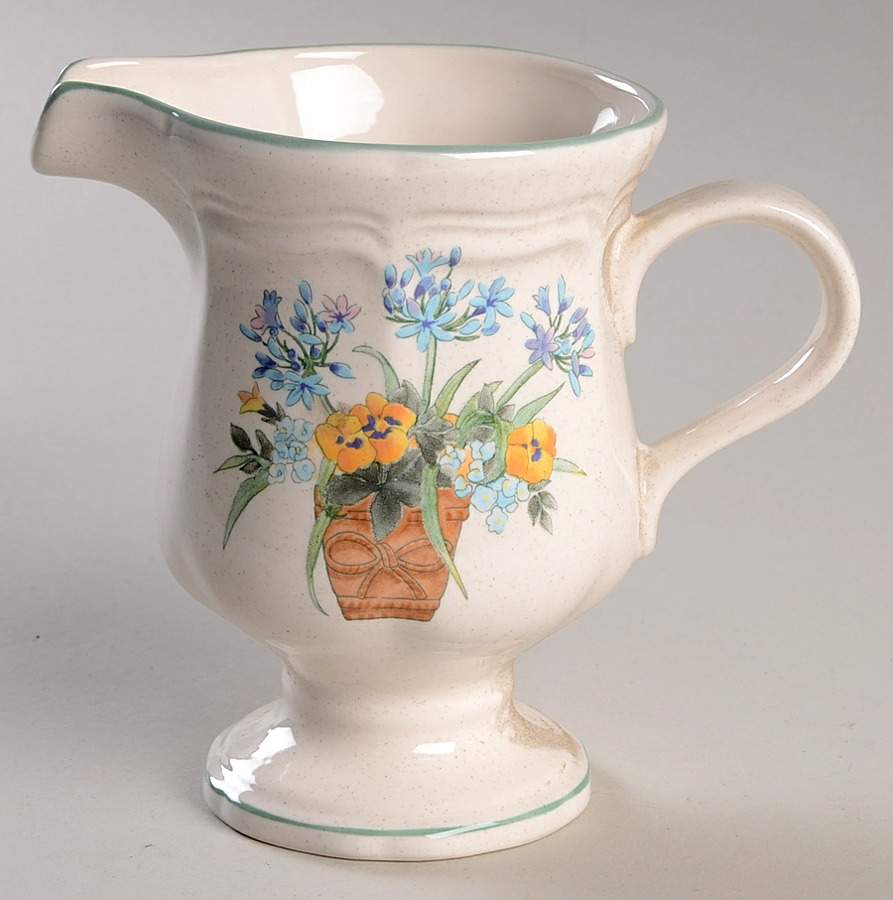 Flower Box Creamer by Mikasa-1