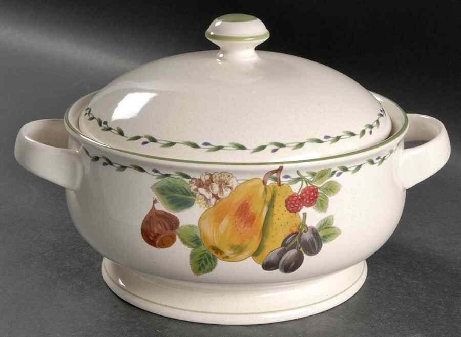 Summer Grove 2 Qt Round Covered Casserole by Mikasa-1